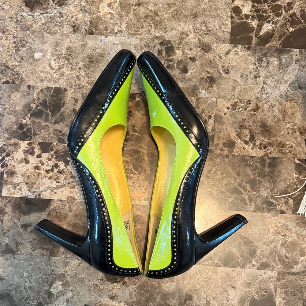 Bellini Neon Green and Black Flats - Picture 4 of 4